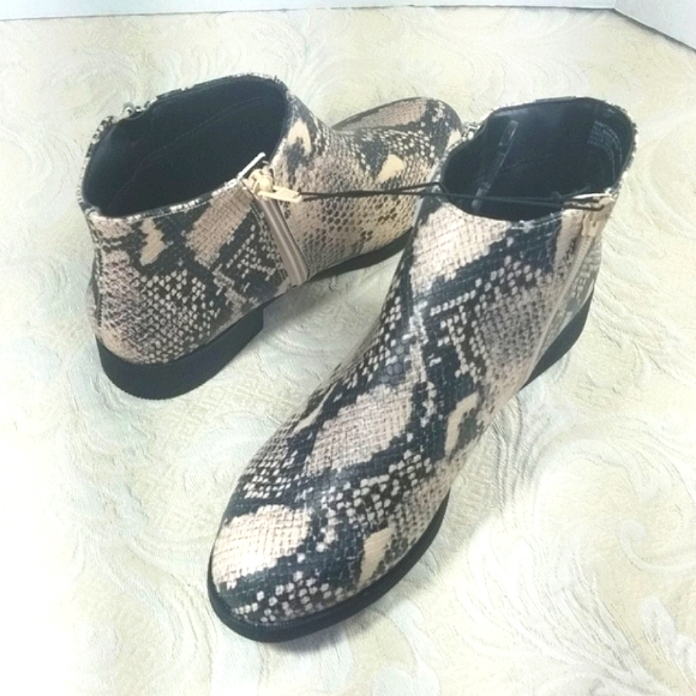 Boot bootie python snake print zip ankle NEW - Picture 2 of 6